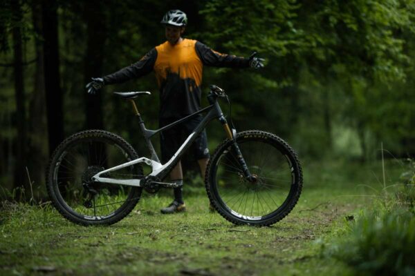 SCOTT-sports-bike-actionimage-brendan-fairclough-2022-spark-photo-by-roo-fowler_RZ76805-web